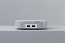 Woodie Wireless Charger Carrara Marble