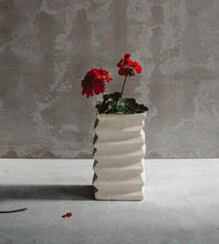 Den Holm Dipper Vase